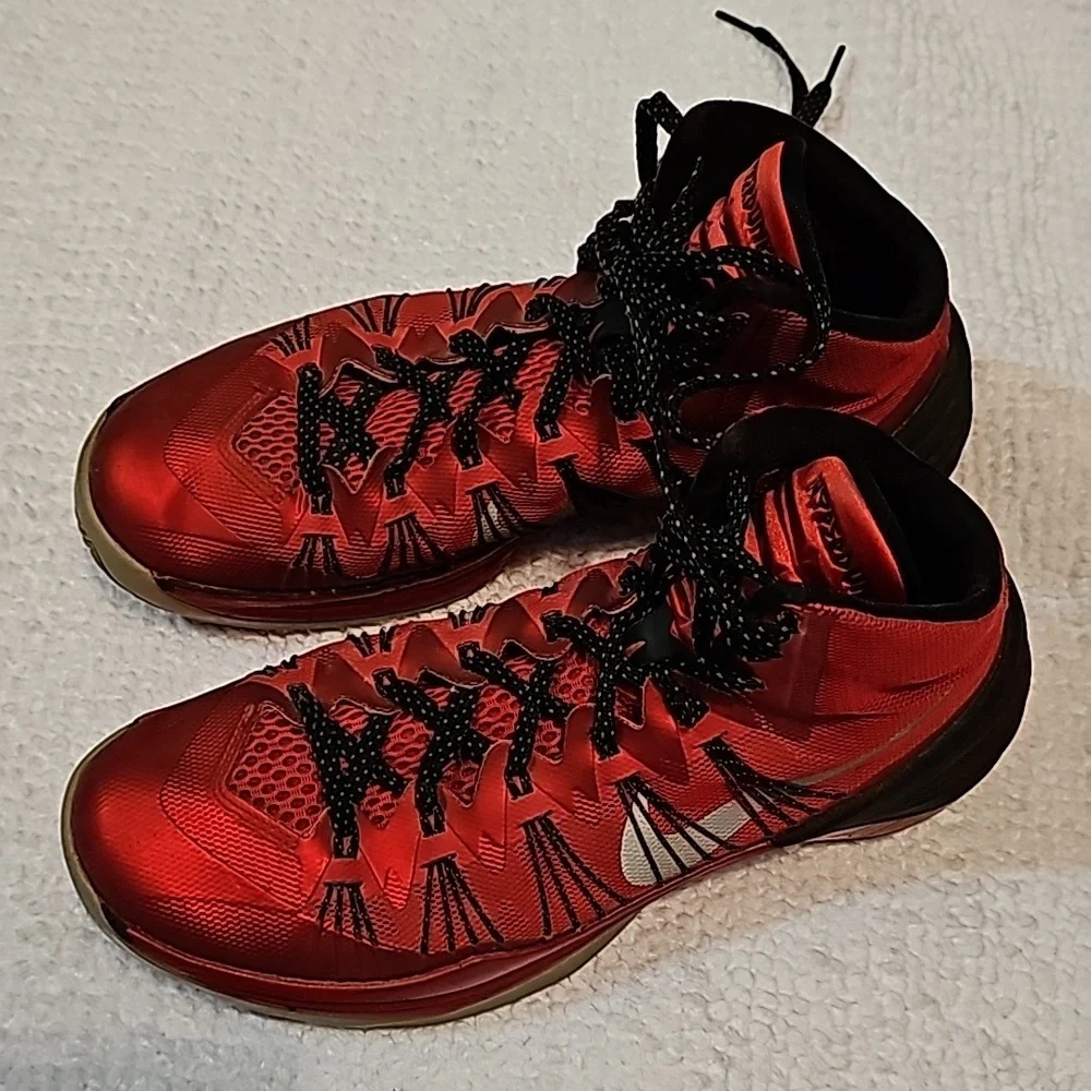 Rare Nike Collectors Sneaker, Nike Hyperdunk's Men's Size 9. - Picture 2 of 8
